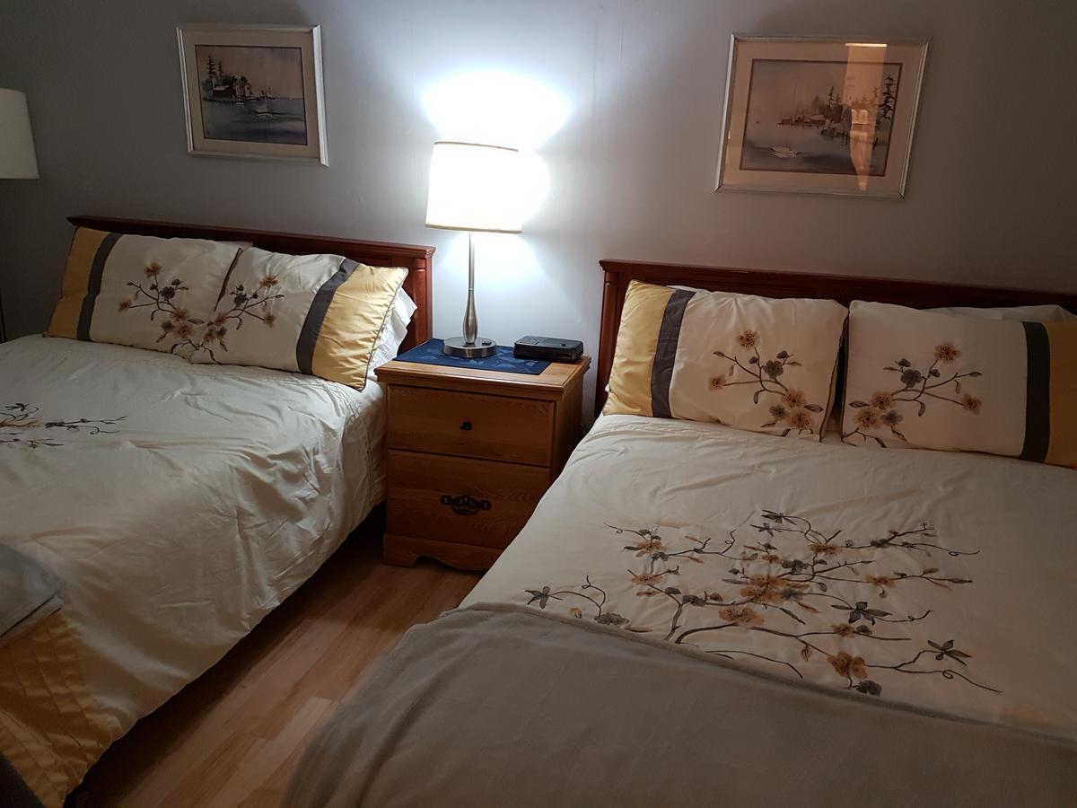 Pinecone Motel Sussex Ngoại thất bức ảnh